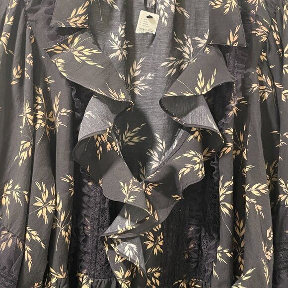 (NWT) BY ANTHROPOLOGIE V-Neck Lace & Ruffle Leaf Print Blouse, Black/Tan - 3X - Picture 3 of 16